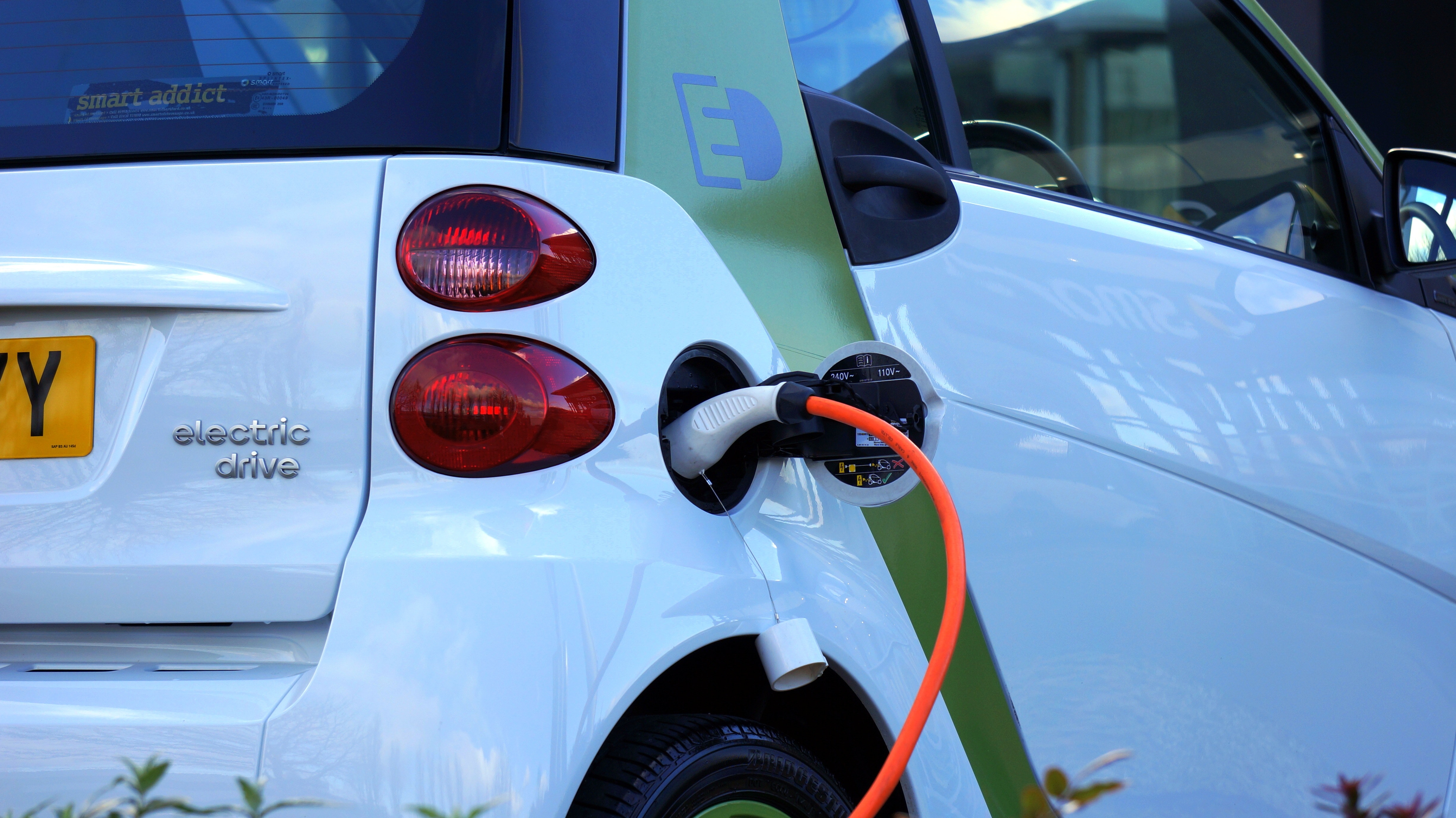 The Benefits Of A Plug-In Hybrid Electric Car